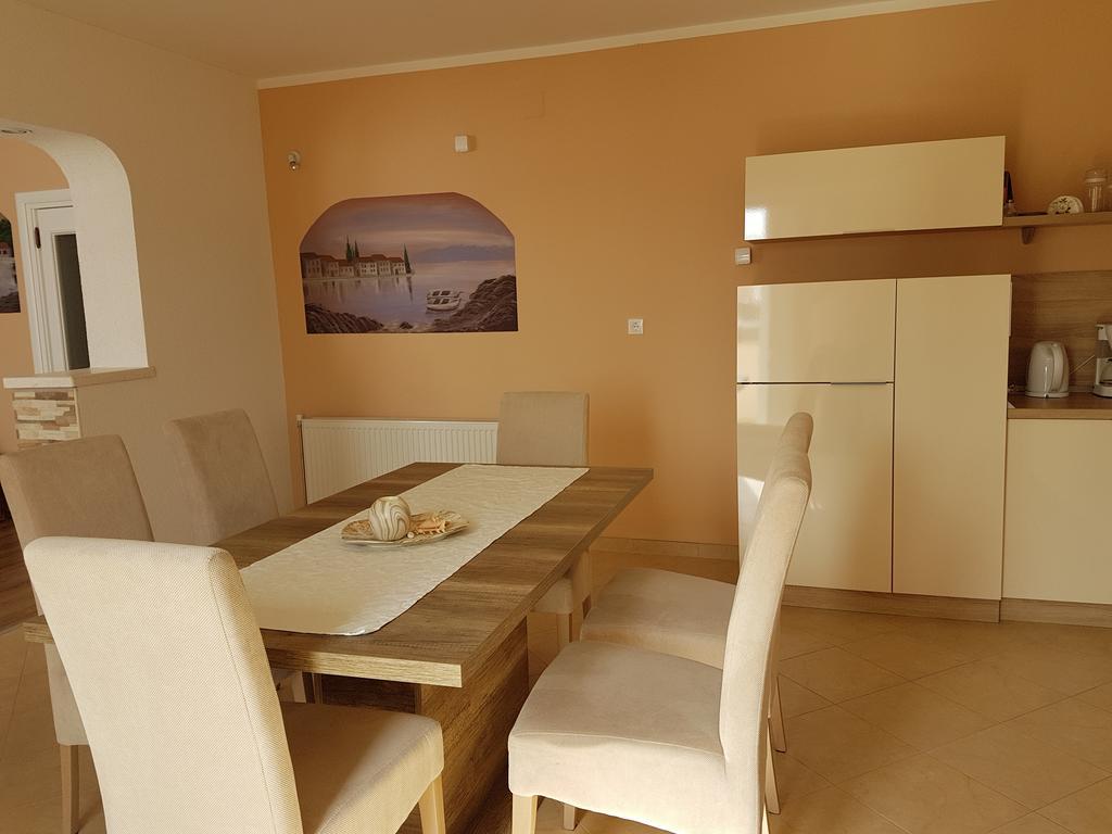 Apartments Suzana Novi Vinodolski Eksteriør bilde